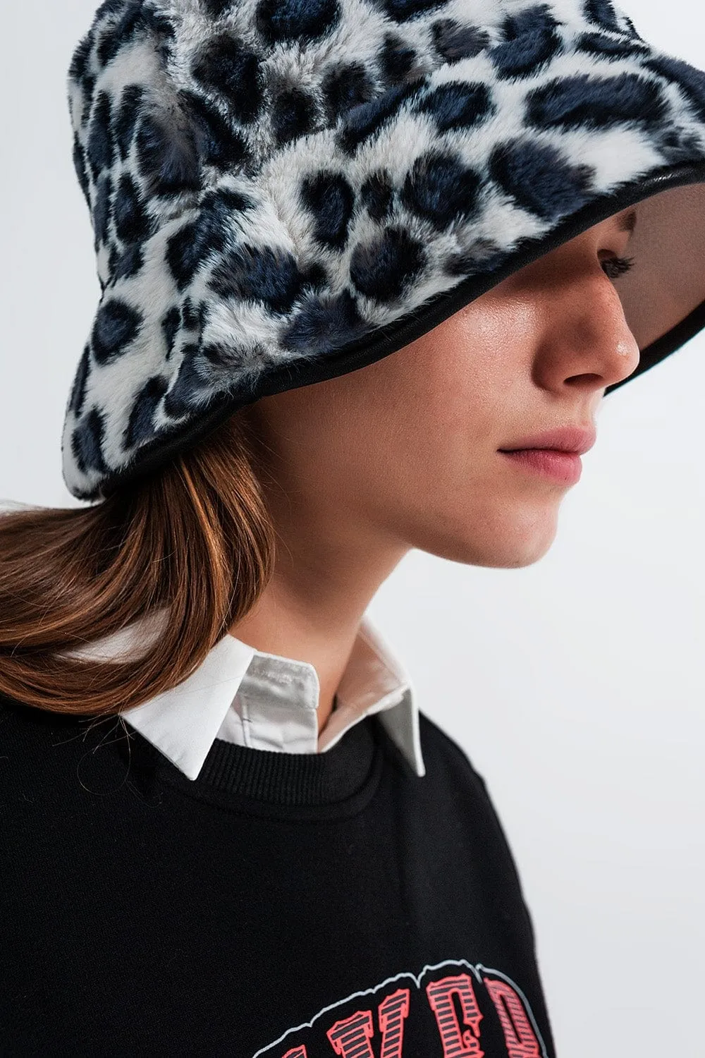 Grey Bucket Hat In Animal Print