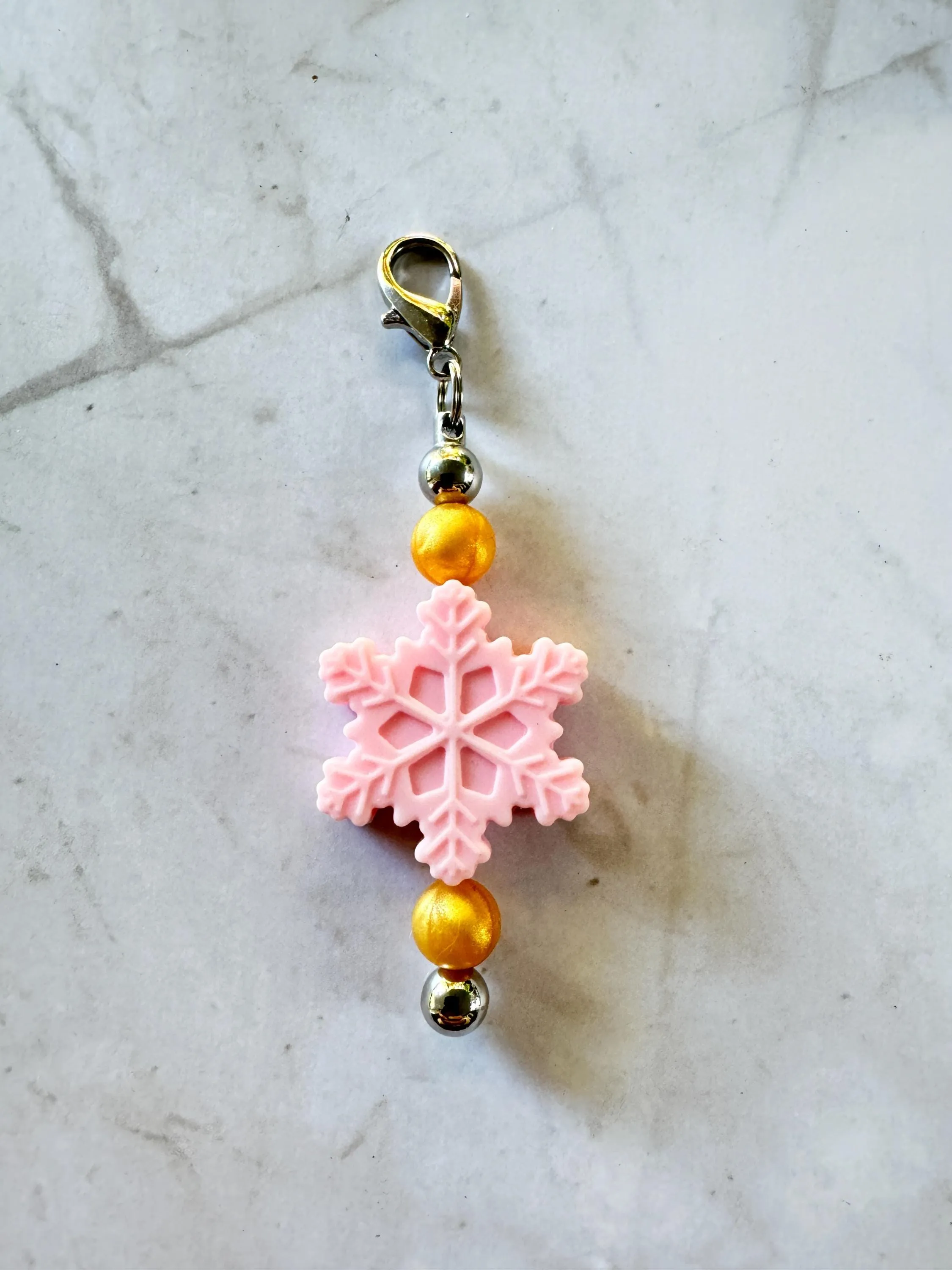 Snowflake Charm Set – 5 colours to choose Silicone Bead Clip for Gift Bags, Stockings, Keychains. Holidays, Winter, Festive Fun Charms