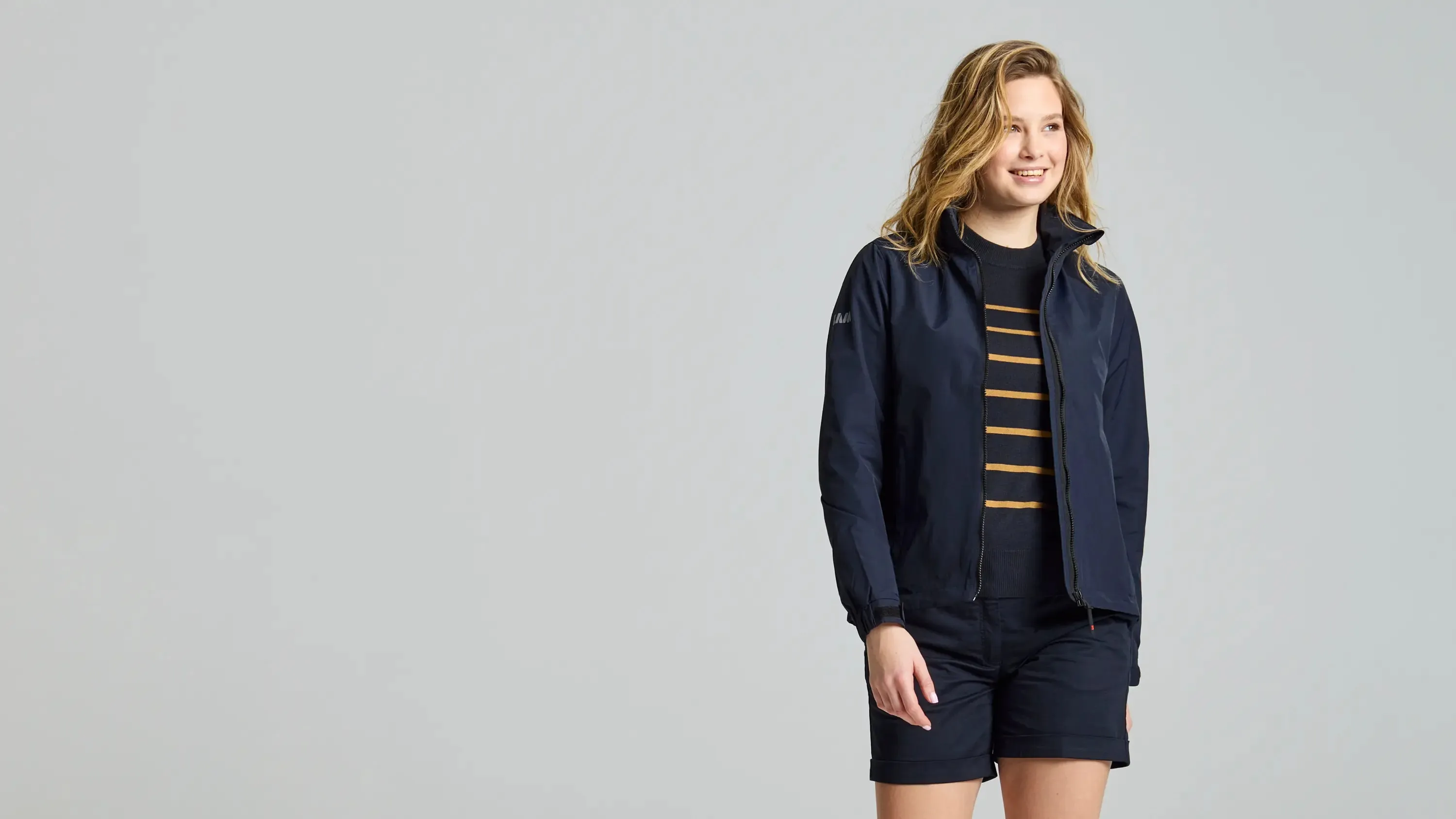 WOMAN SAILING JACKET